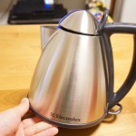 ステンレスがカッコイイ!電気ケトルを買ってみた